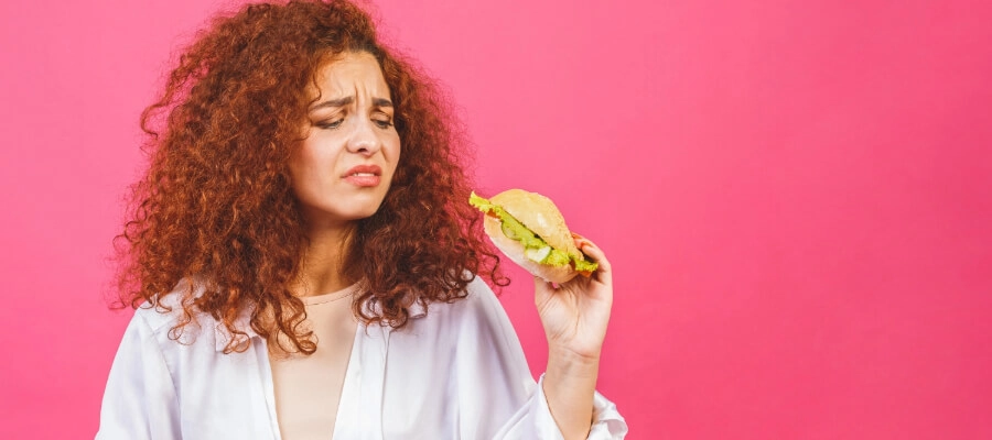 Alimentos que causam azia: 7 dicas para aliviar sintomas